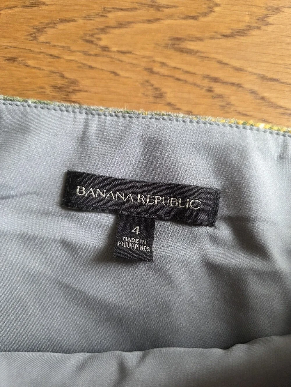 Banana Republic Mini Skirt Gray Plaid Wool Blend Size 4